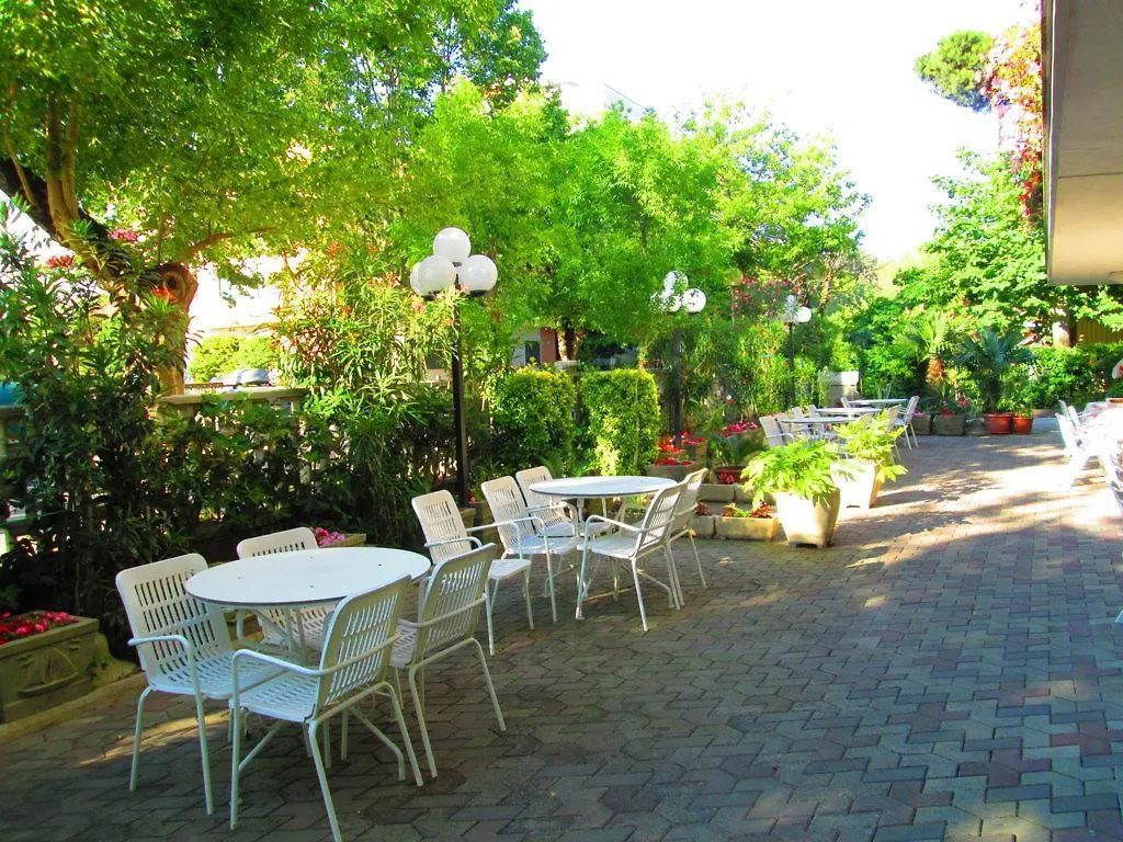 Hotel Sara Cesenatico 3*,